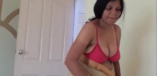  BEAUTIFUL LADY SERVENT FUCKED BY OWNER